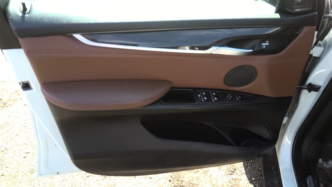 Vehicle/218726_07.jpg