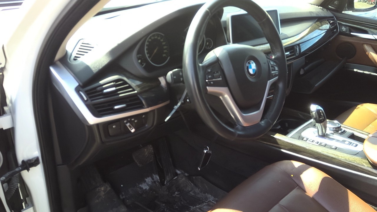 Vehicle/218726_08.jpg