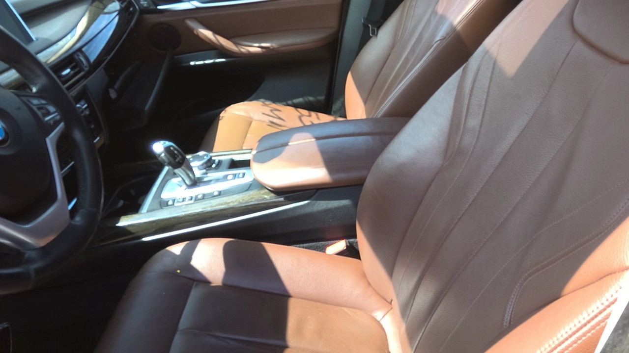 Vehicle/218726_09.jpg