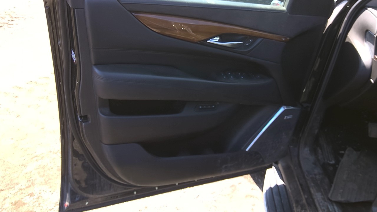 https://f005.backblazeb2.com/file/img-partshotlines-com/Inventory/EC801/Vehicle/218801_07.jpg