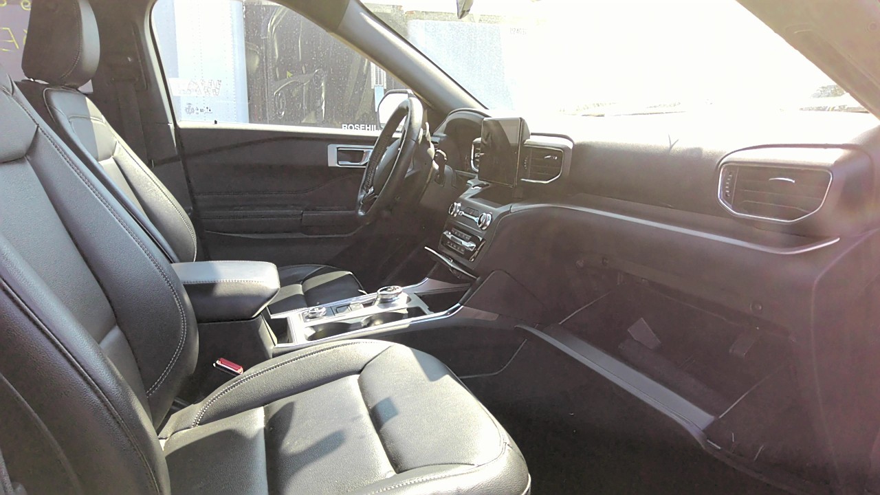 Vehicle/218804_06.jpg
