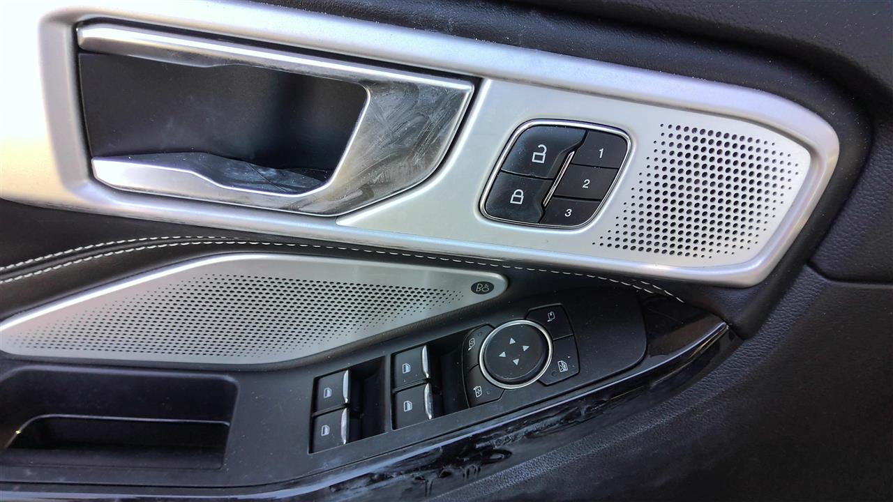 Vehicle/218855_13.jpg