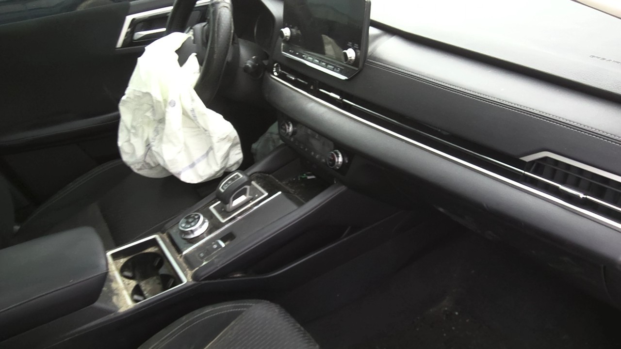 https://f005.backblazeb2.com/file/img-partshotlines-com/Inventory/EC801/Vehicle/218931_05.jpg