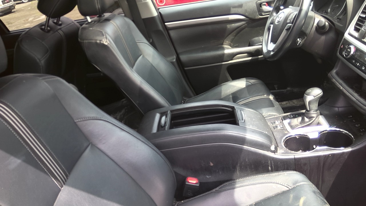 https://f005.backblazeb2.com/file/img-partshotlines-com/Inventory/EC801/Vehicle/219139_06.jpg