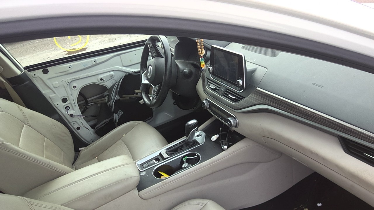 Vehicle/219208_05.jpg