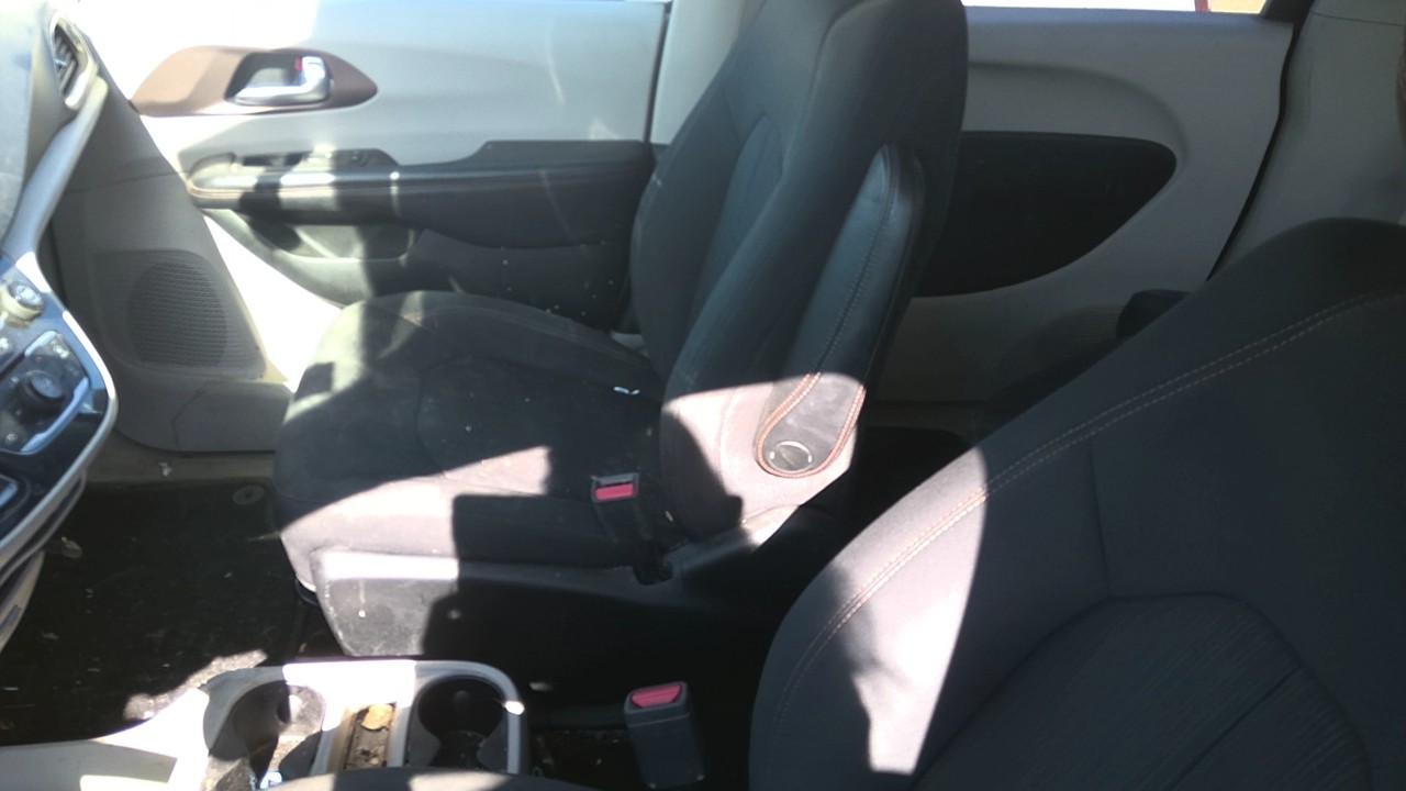 https://f005.backblazeb2.com/file/img-partshotlines-com/Inventory/EC801/Vehicle/219220_09.jpg