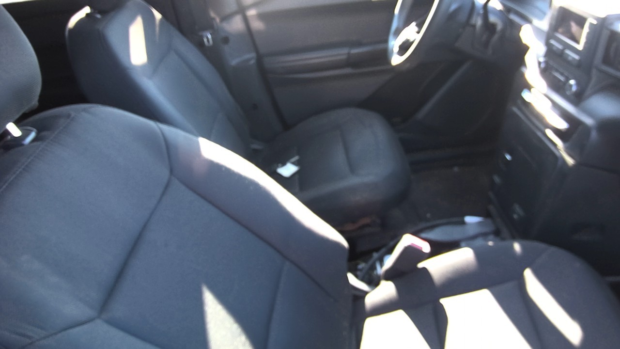Vehicle/219332_06.jpg