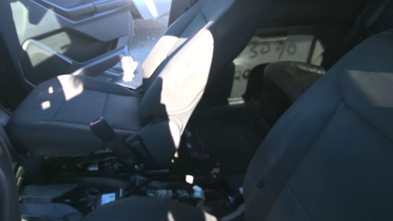 Vehicle/219332_09.jpg
