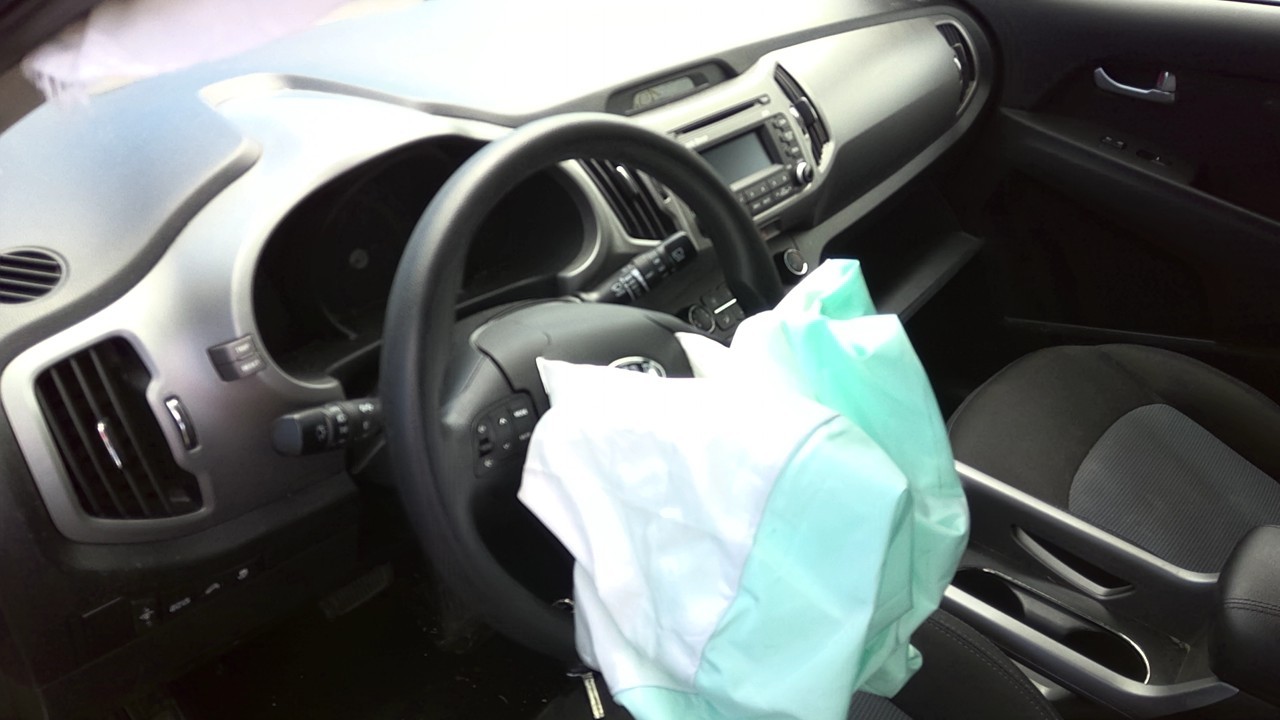 https://f005.backblazeb2.com/file/img-partshotlines-com/Inventory/EC801/Vehicle/219452_08.jpg