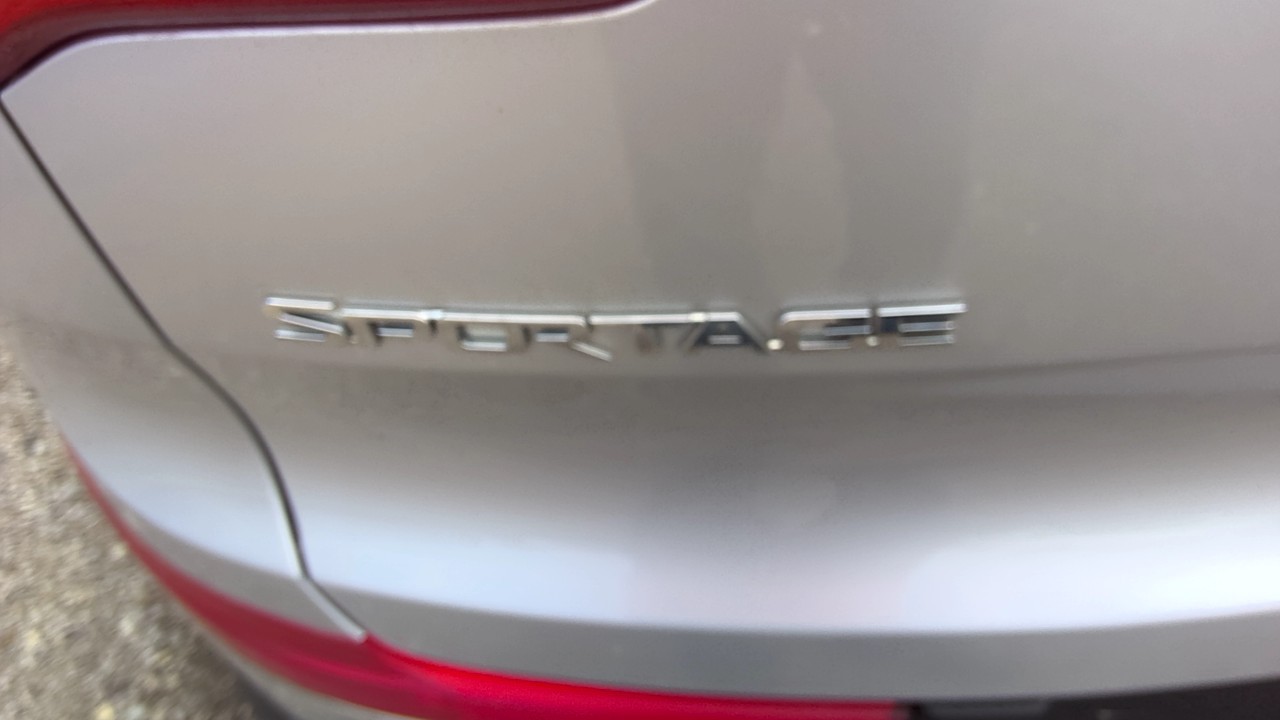 https://f005.backblazeb2.com/file/img-partshotlines-com/Inventory/EC801/Vehicle/219452_12.jpg
