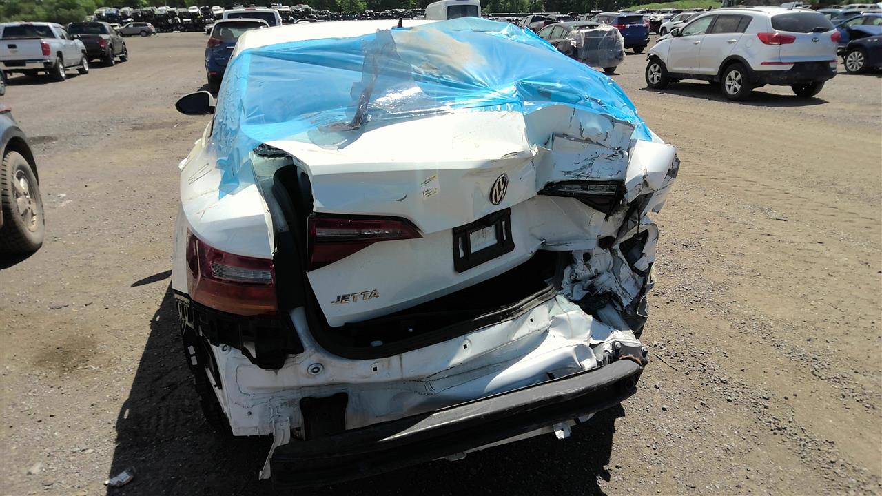 https://f005.backblazeb2.com/file/img-partshotlines-com/Inventory/EC801/Vehicle/219495_04.jpg