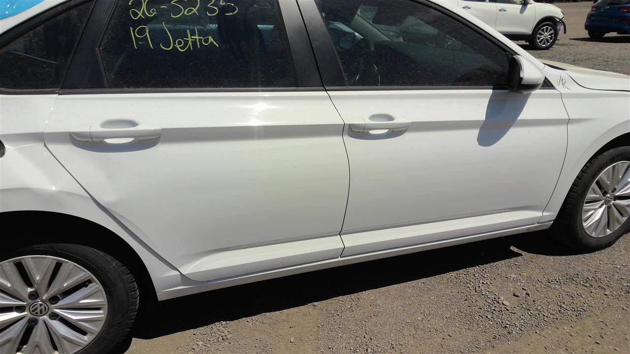 https://f005.backblazeb2.com/file/img-partshotlines-com/Inventory/EC801/Vehicle/219495_06.jpg