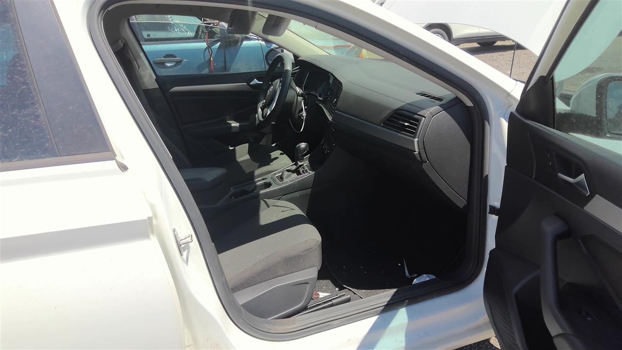 https://f005.backblazeb2.com/file/img-partshotlines-com/Inventory/EC801/Vehicle/219495_10.jpg