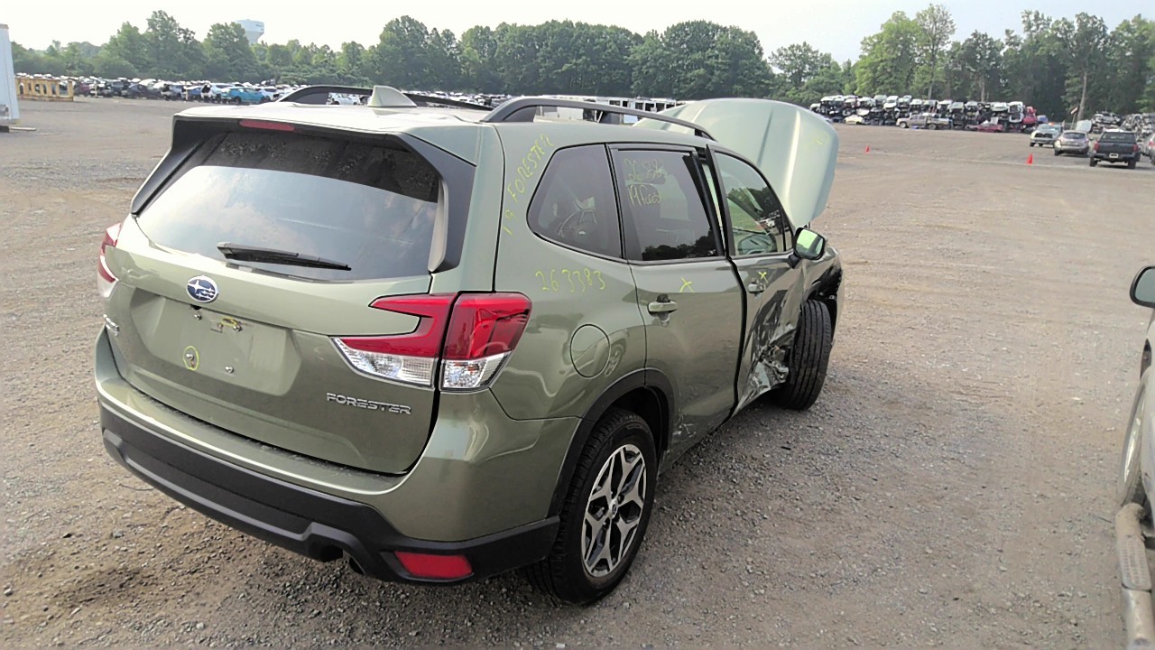 https://f005.backblazeb2.com/file/img-partshotlines-com/Inventory/EC801/Vehicle/219651_04.jpg