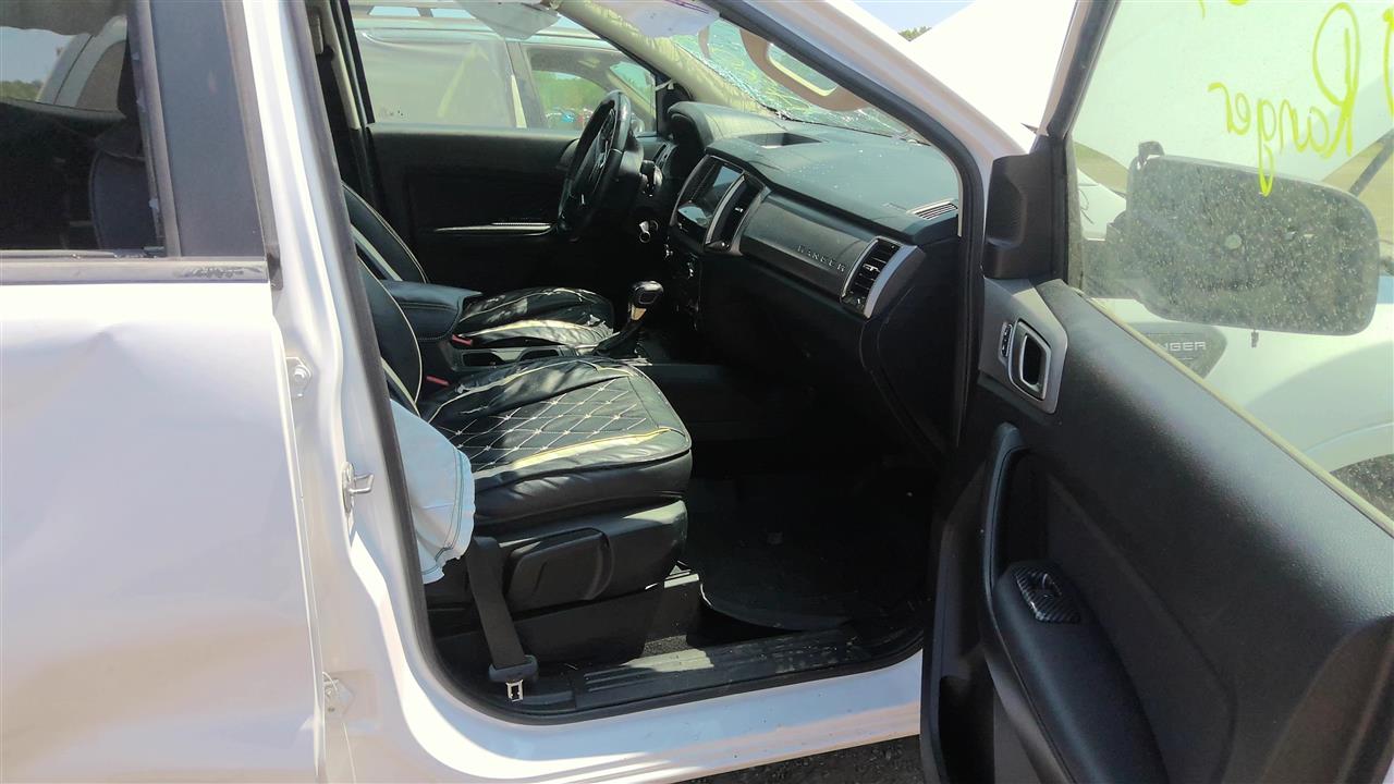 https://f005.backblazeb2.com/file/img-partshotlines-com/Inventory/EC801/Vehicle/219838_10.jpg