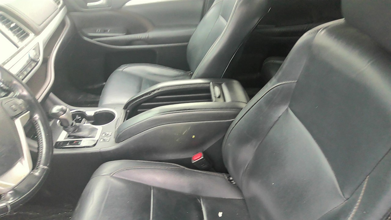 https://f005.backblazeb2.com/file/img-partshotlines-com/Inventory/EC801/Vehicle/219860_09.jpg