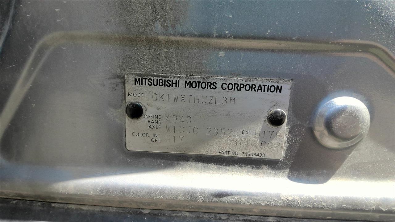 https://f005.backblazeb2.com/file/img-partshotlines-com/Inventory/EC801/Vehicle/219906_12.jpg
