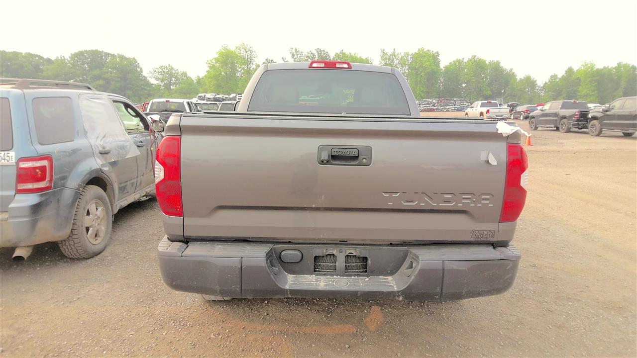 https://f005.backblazeb2.com/file/img-partshotlines-com/Inventory/EC801/Vehicle/219915_04.jpg