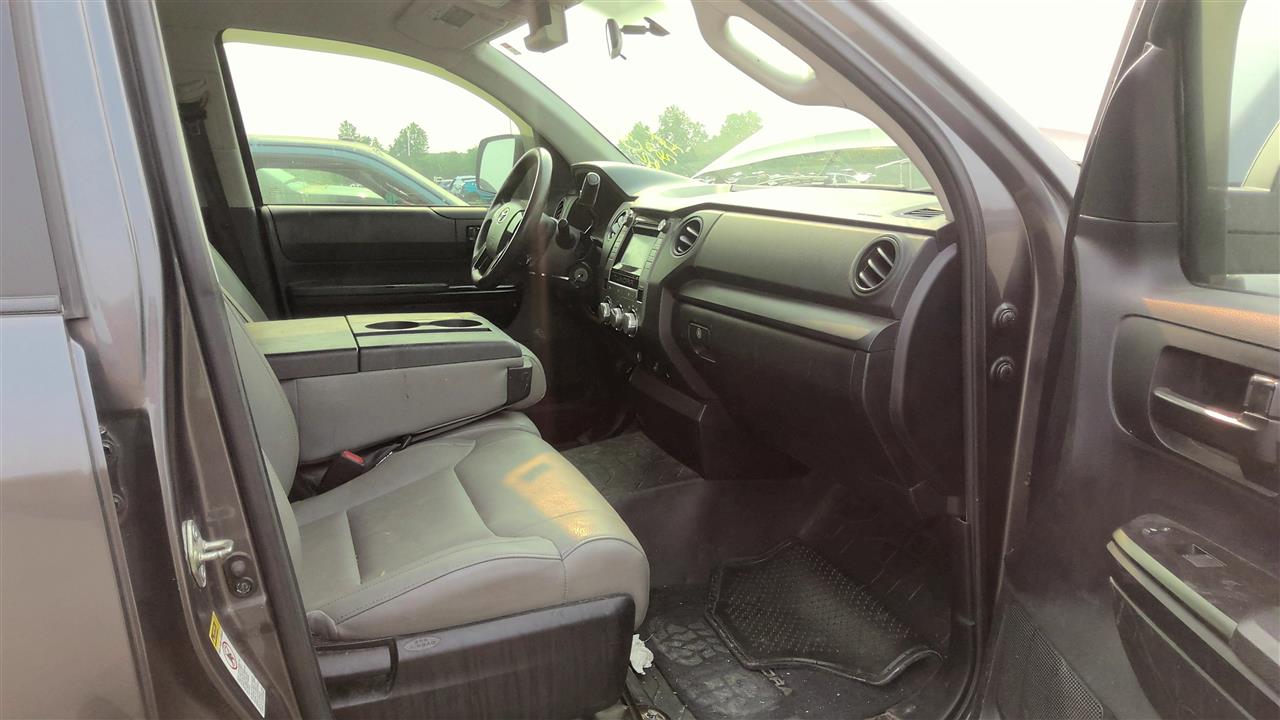 https://f005.backblazeb2.com/file/img-partshotlines-com/Inventory/EC801/Vehicle/219915_10.jpg