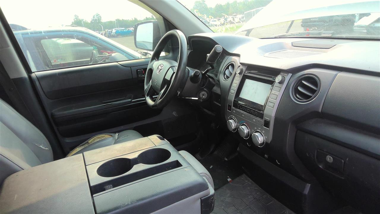 https://f005.backblazeb2.com/file/img-partshotlines-com/Inventory/EC801/Vehicle/219915_11.jpg