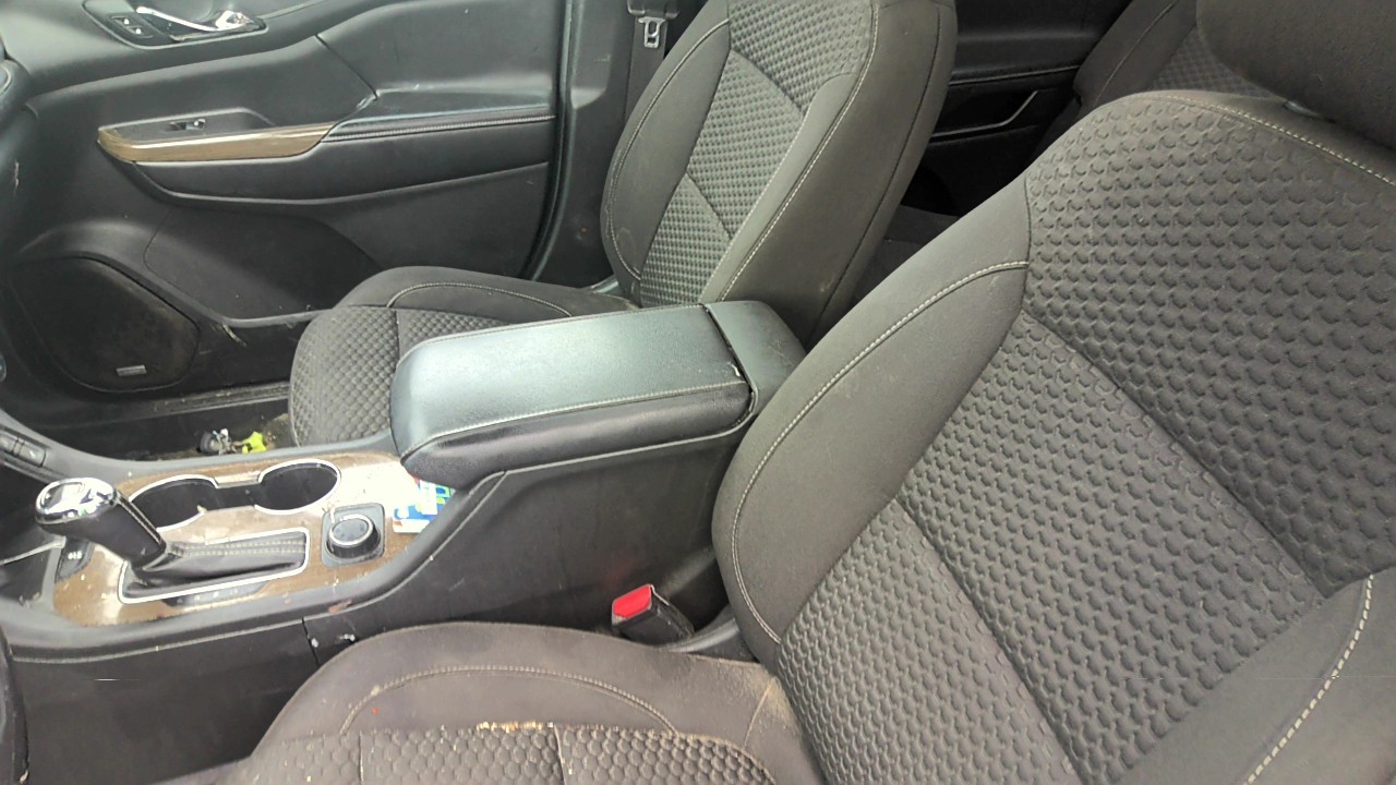 https://f005.backblazeb2.com/file/img-partshotlines-com/Inventory/EC801/Vehicle/219957_09.jpg