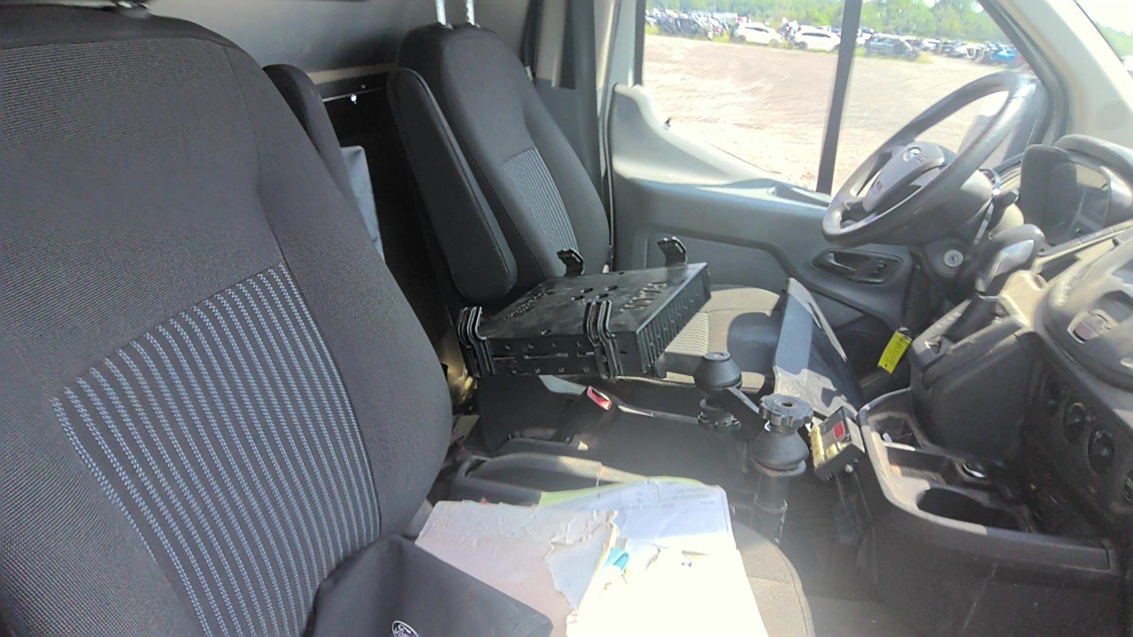 https://f005.backblazeb2.com/file/img-partshotlines-com/Inventory/EC801/Vehicle/220041_06.jpg