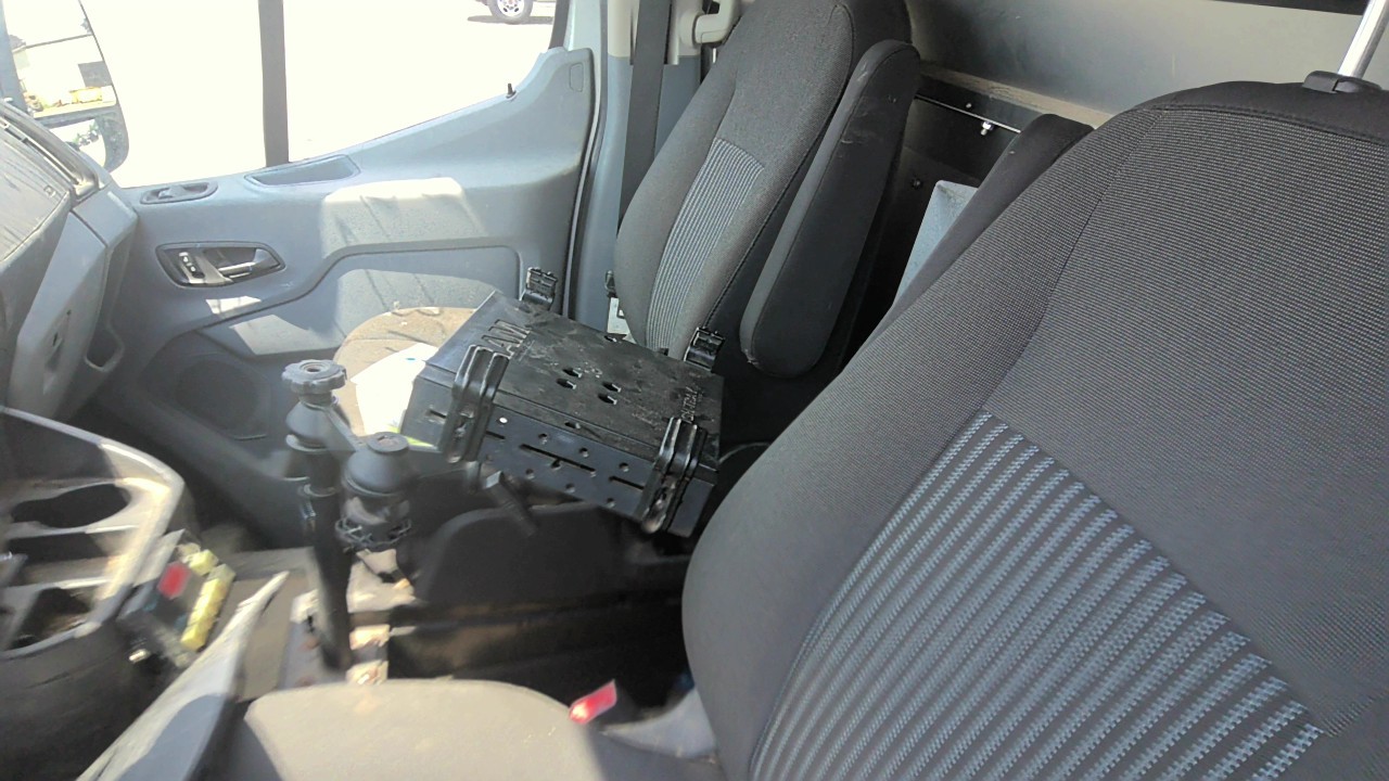 https://f005.backblazeb2.com/file/img-partshotlines-com/Inventory/EC801/Vehicle/220041_09.jpg