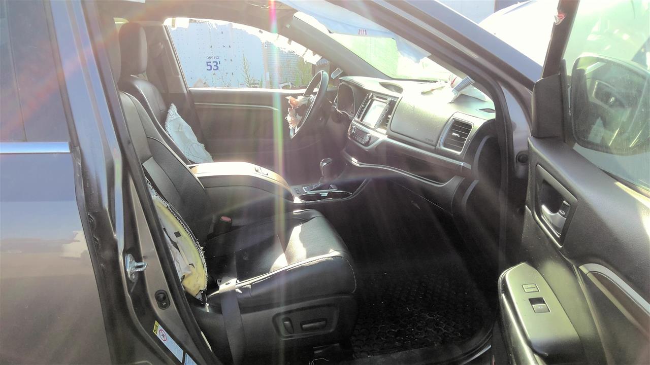 Vehicle/220103_10.jpg