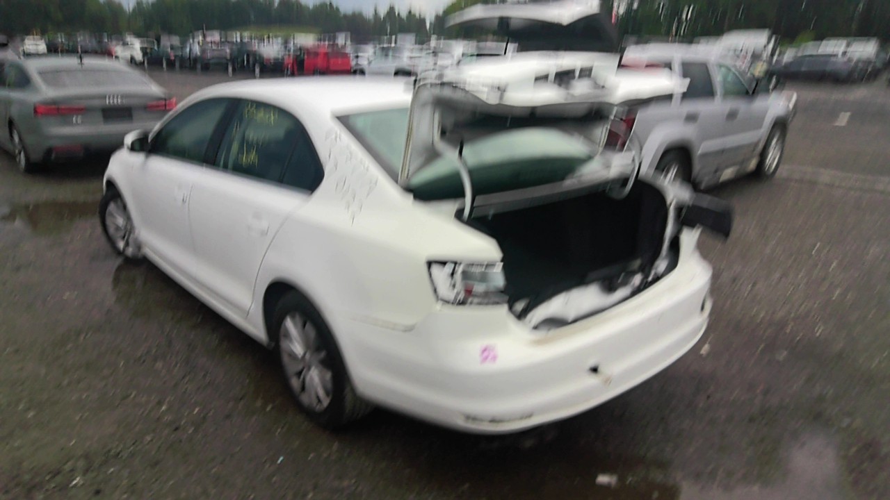 https://f005.backblazeb2.com/file/img-partshotlines-com/Inventory/EC801/Vehicle/220179_03.jpg