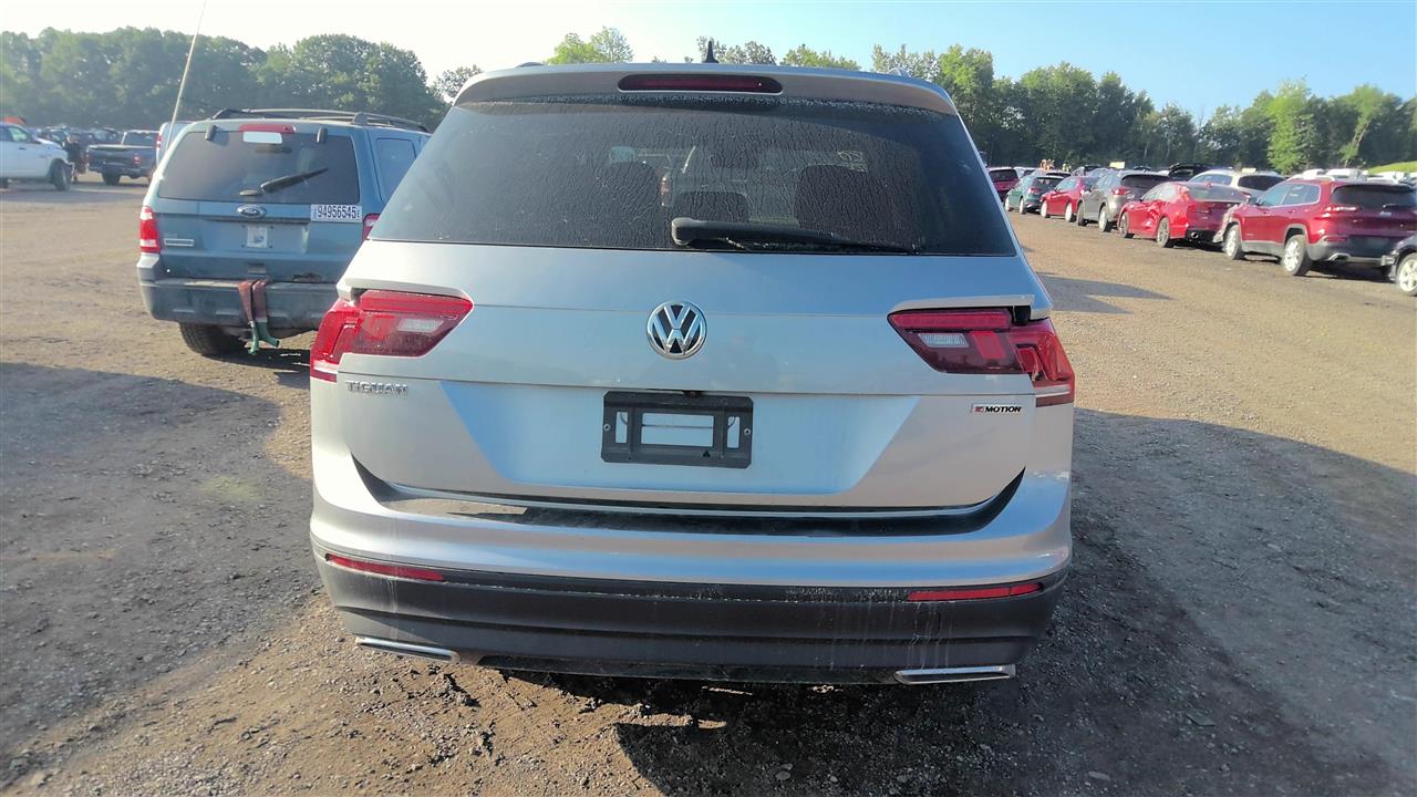 https://f005.backblazeb2.com/file/img-partshotlines-com/Inventory/EC801/Vehicle/220216_05.jpg