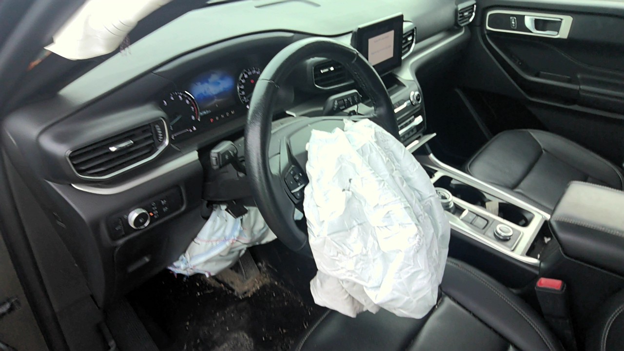 https://f005.backblazeb2.com/file/img-partshotlines-com/Inventory/EC801/Vehicle/220460_08.jpg