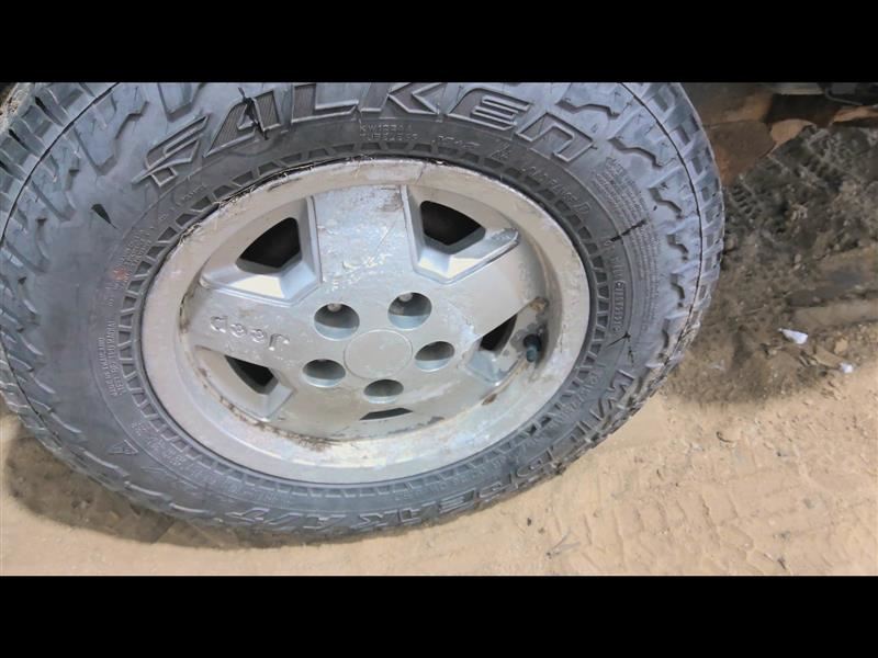 https://f005.backblazeb2.com/file/img-partshotlines-com/Inventory/EC845/Vehicle/2581_05.jpg