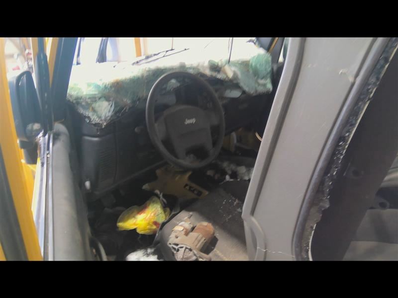 https://f005.backblazeb2.com/file/img-partshotlines-com/Inventory/EC845/Vehicle/2581_07.jpg