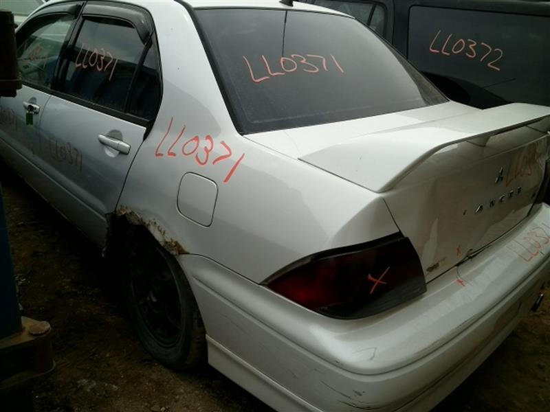 https://f005.backblazeb2.com/file/img-partshotlines-com/Inventory/EC885/Vehicle/13989_09.jpg