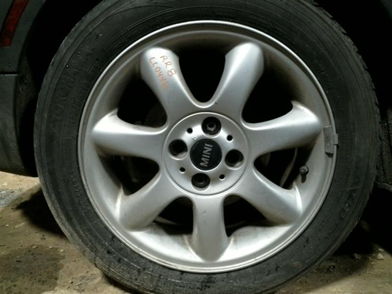 https://f005.backblazeb2.com/file/img-partshotlines-com/Inventory/EC885/Vehicle/14090_12.jpg