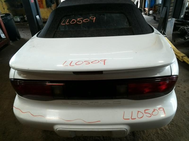 https://f005.backblazeb2.com/file/img-partshotlines-com/Inventory/EC885/Vehicle/14169_11.jpg