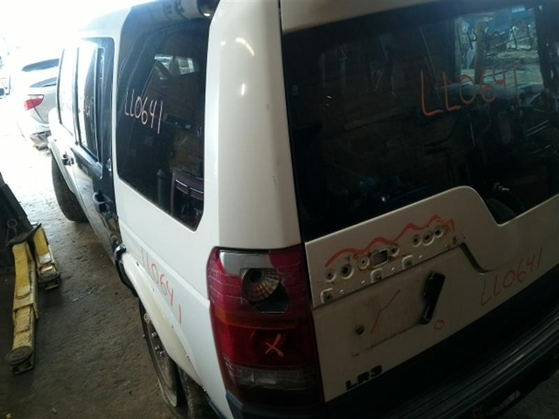 https://f005.backblazeb2.com/file/img-partshotlines-com/Inventory/EC885/Vehicle/14355_10.jpg