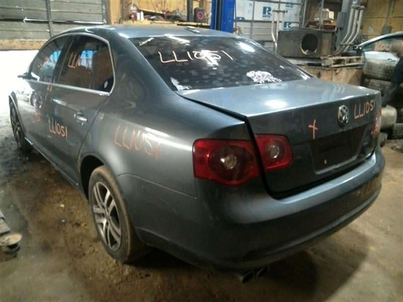 https://f005.backblazeb2.com/file/img-partshotlines-com/Inventory/EC885/Vehicle/14919_10.jpg