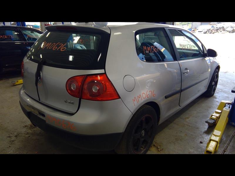 https://f005.backblazeb2.com/file/img-partshotlines-com/Inventory/EC885/Vehicle/15967_06.jpg
