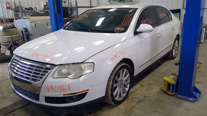 https://f005.backblazeb2.com/file/img-partshotlines-com/Inventory/EC885/Vehicle/16333_01.jpg