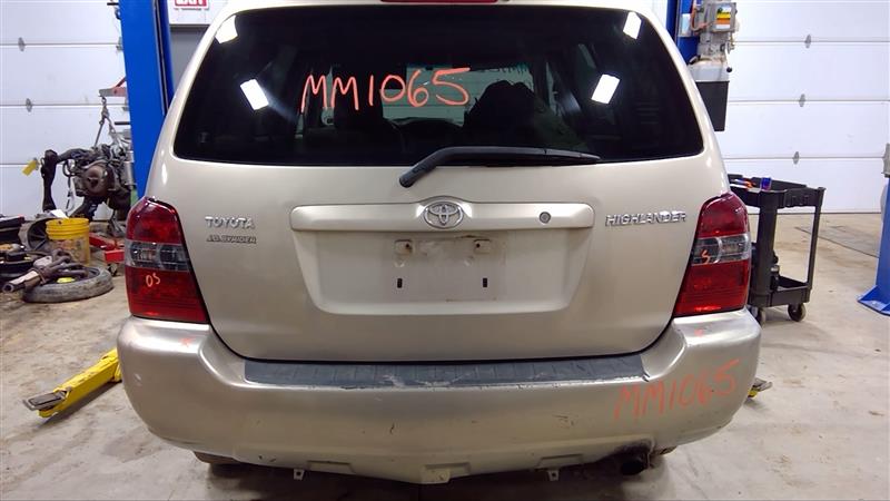 https://f005.backblazeb2.com/file/img-partshotlines-com/Inventory/EC885/Vehicle/16480_11.jpg