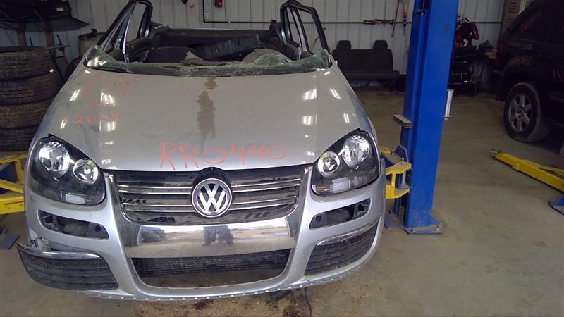 https://f005.backblazeb2.com/file/img-partshotlines-com/Inventory/EC885/Vehicle/17100_03.jpg