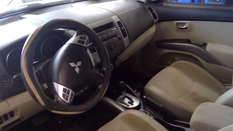 https://f005.backblazeb2.com/file/img-partshotlines-com/Inventory/EC885/Vehicle/17195_11.jpg