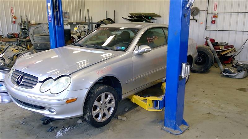https://f005.backblazeb2.com/file/img-partshotlines-com/Inventory/EC885/Vehicle/17255_06.jpg