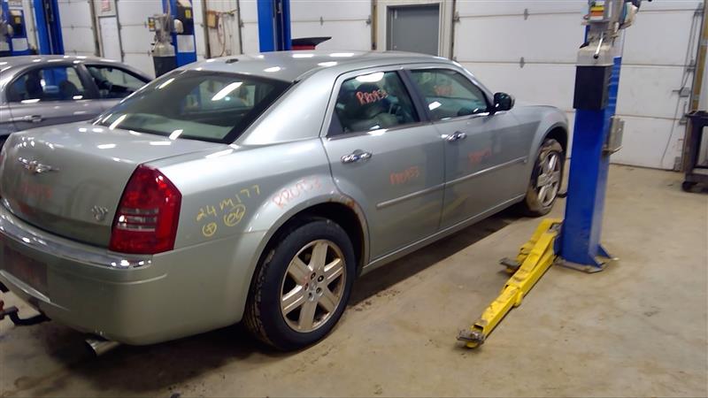 https://f005.backblazeb2.com/file/img-partshotlines-com/Inventory/EC885/Vehicle/17904_08.jpg