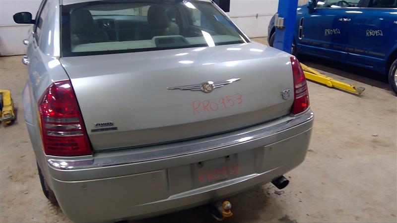 https://f005.backblazeb2.com/file/img-partshotlines-com/Inventory/EC885/Vehicle/17904_12.jpg