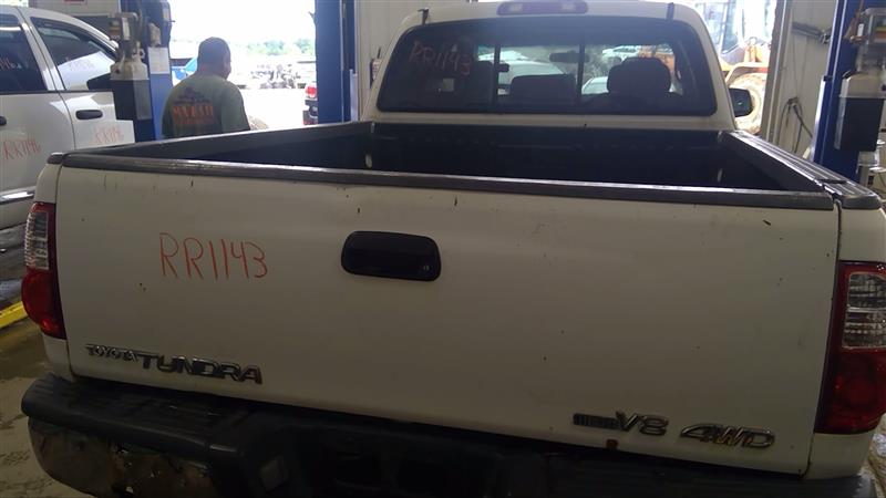 https://f005.backblazeb2.com/file/img-partshotlines-com/Inventory/EC885/Vehicle/18208_11.jpg