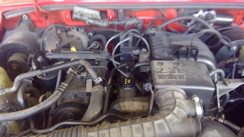 https://f005.backblazeb2.com/file/img-partshotlines-com/Inventory/EC885/Vehicle/18300_01.jpg