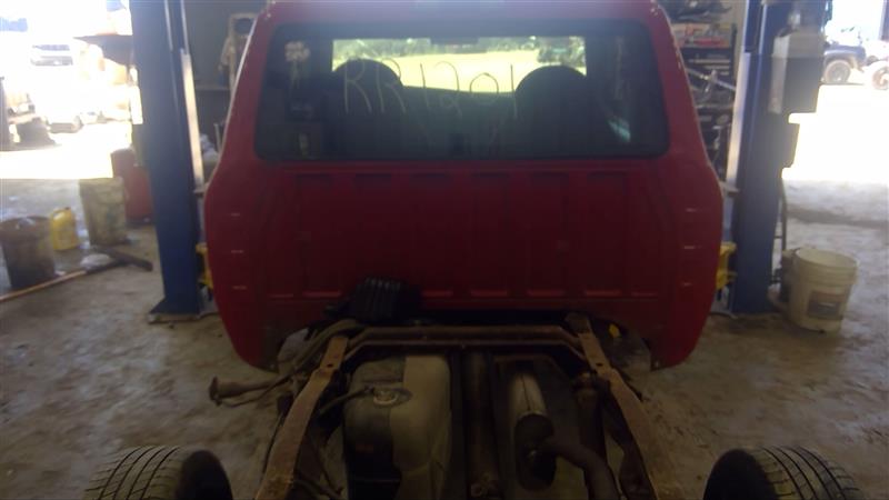 https://f005.backblazeb2.com/file/img-partshotlines-com/Inventory/EC885/Vehicle/18300_09.jpg