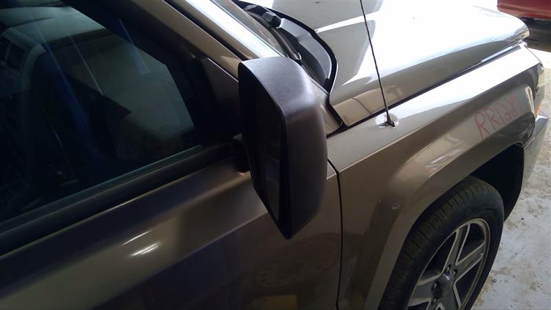 https://f005.backblazeb2.com/file/img-partshotlines-com/Inventory/EC885/Vehicle/18333_10.jpg